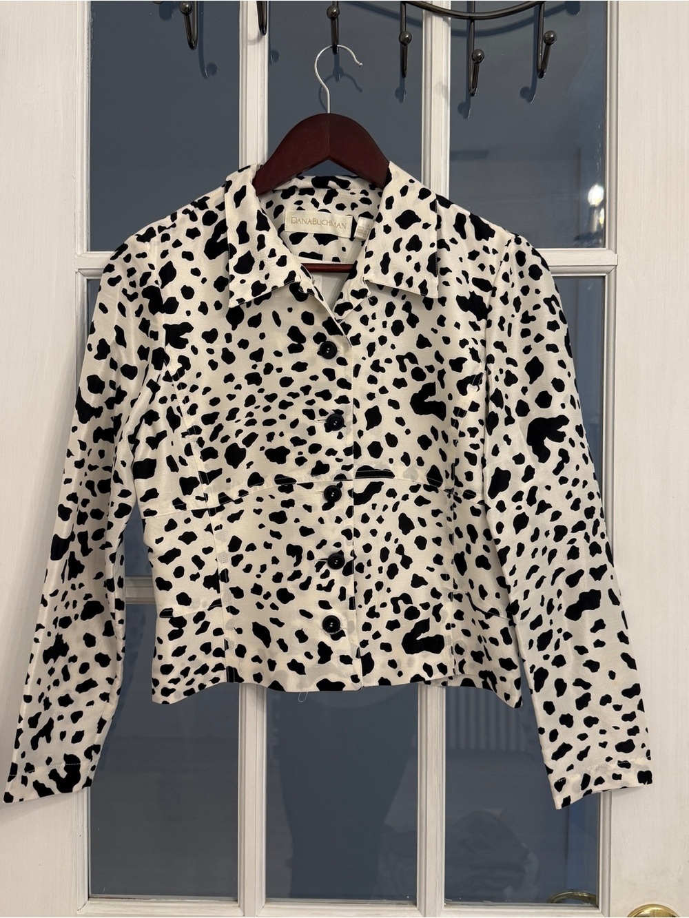 DANA BUCHMAN Women’s Black & White Cow Print Silk Long Sleeve Button Down Shirt